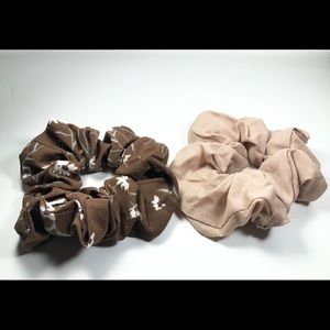 2pc Brand New Scrunchies